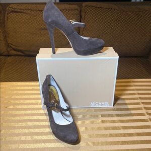 STUNNING Michael Kors Women's Suede Heels - Never been worn.